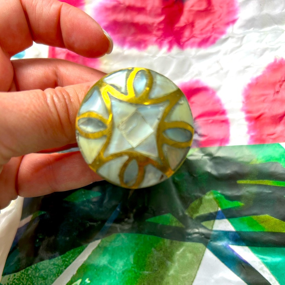 New🌟Anthropologie-Mother-Of-Pearl Knobs